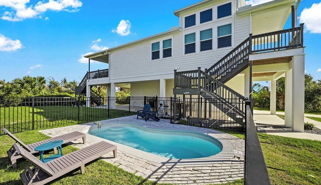 Beachwalk Luxury Home: Heated Pool & Free Bikes