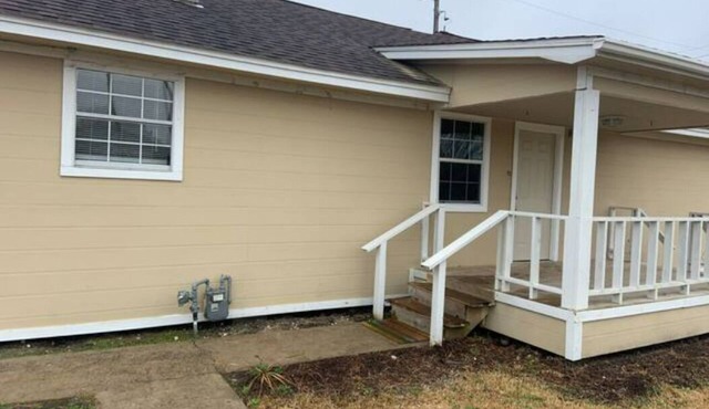 Beaumont Chateau - SHORT/LONG TERM FURNISHED 2/2 HOUSE