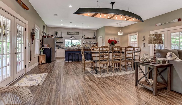Beautiful 3 BR House Minutes from Lake Texoma