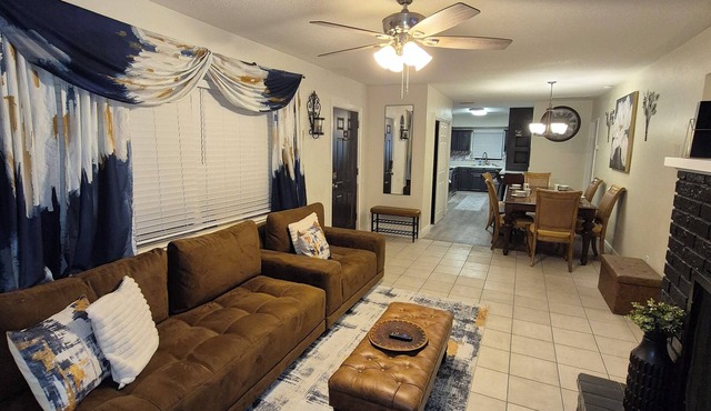 Beautiful and Comfy 4-bedroom 2 bathroom Duplex in St. Petersburg