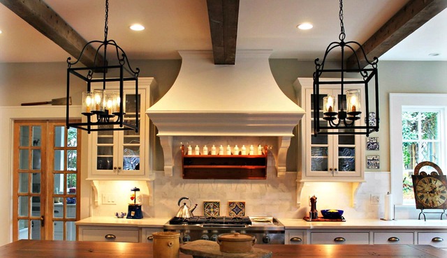 Beautiful Historic Home 6 Blocks from Stadium, 3 blocks from downtown