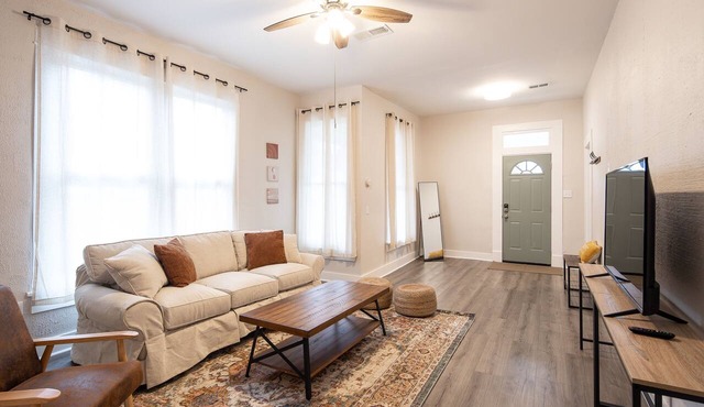 Beautiful home minutes to Downtown and Midtown! in Memphis
