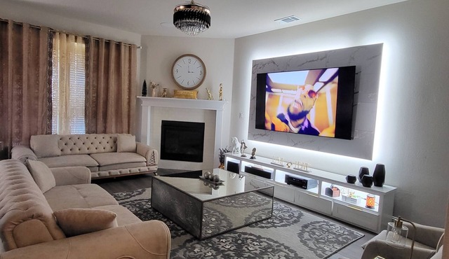 Beautiful Modern & Luxury Three Bedroom House