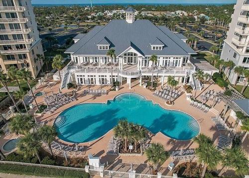 Beautiful Resort Condo On The Beach - The Perfect Getaway