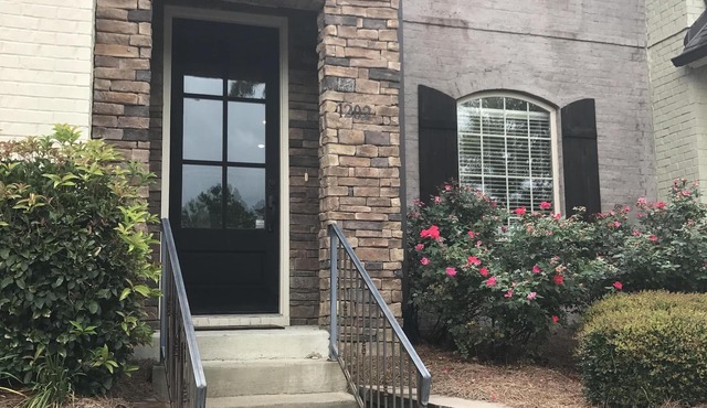 Beautiful Townhome walking distance to Ole Miss (4 football tix/park available)