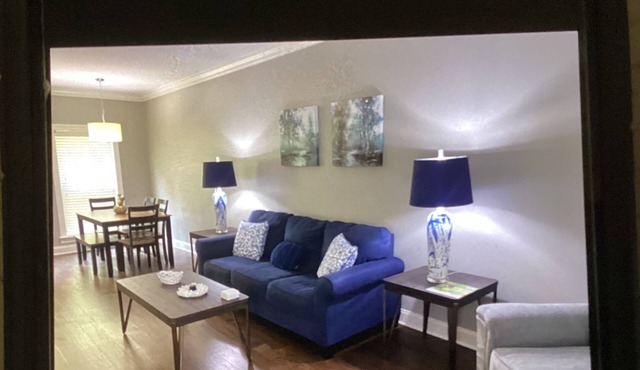 Beautifully decorated 4 bed 4.5 bath condo just waiting for you in Oxford!