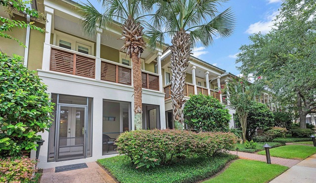 Best of Gulf Place at Your Doorstep Heated pools/Walk to Shops/Restaurants