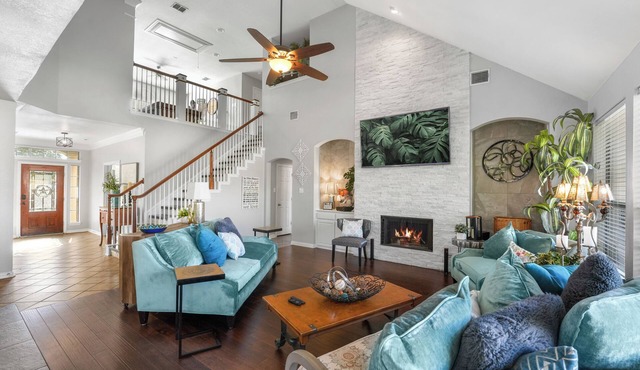 Big Cozy Dream w/Hot Tub, Pool Table & Arcades