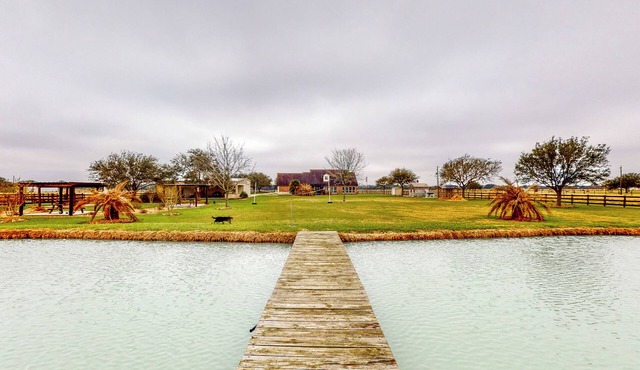 Blessing Farmhouse w/Farm Views & Outdoor Living in Blessing