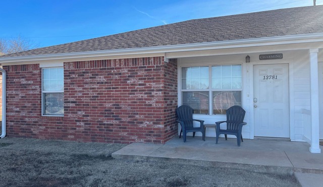 Blissful and Clean- 2 Bedroom Duplex