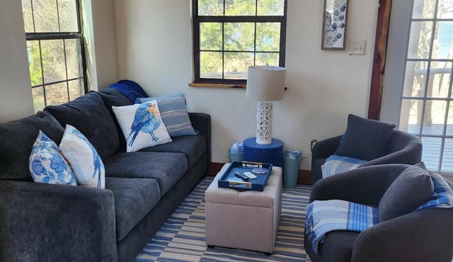 Bluebird Cottage Right on the Lake!