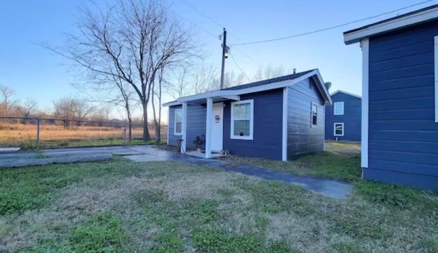 Bluebonnet Cottages by the Lake - Cabin 4
