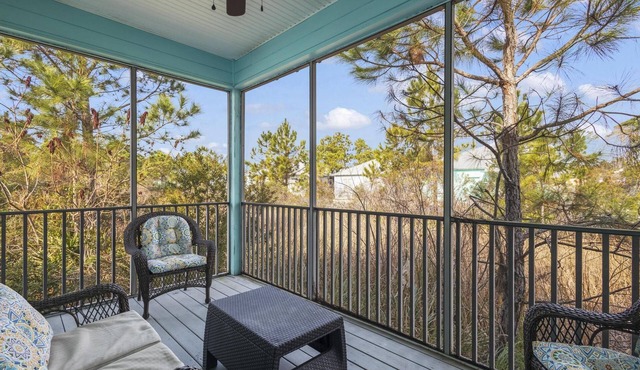 Book Now to Create Lasting Memories! ~ Beach Nearby ~ 2 Pools in the complex!