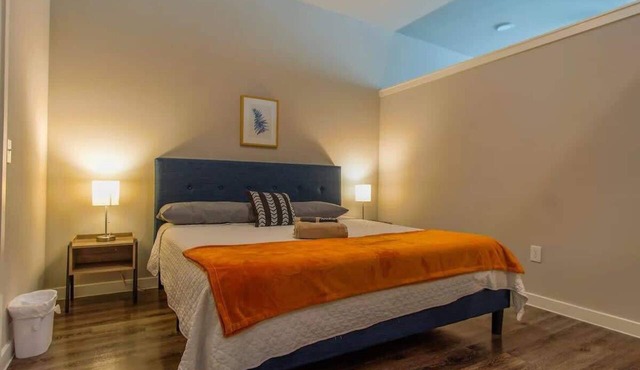 Boulevard Stays Luxury 1BR King Suite Pool Gym Parking - B
