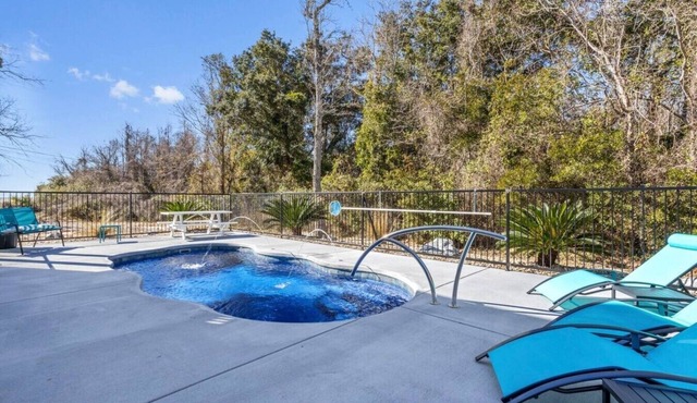 Brand new house, Beach views, Heated pool & more!