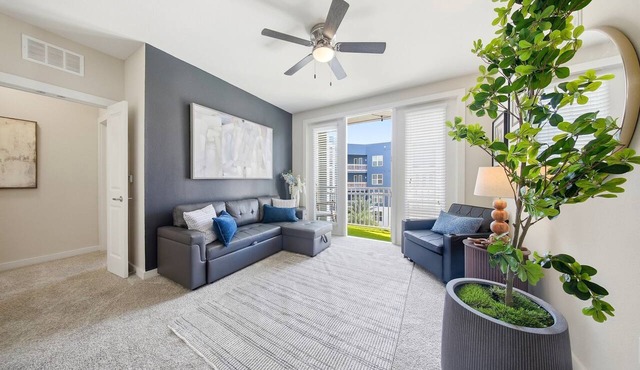 Bright 2BR/2BA Tampa Haven: Productivity & Relaxation