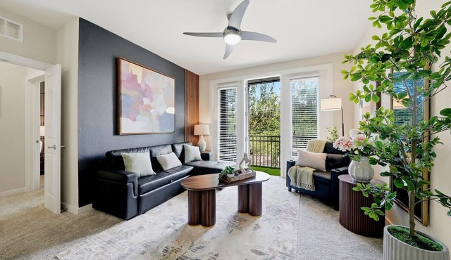 Bright 2BR/2BA Tampa Haven: Productivity & Relaxation