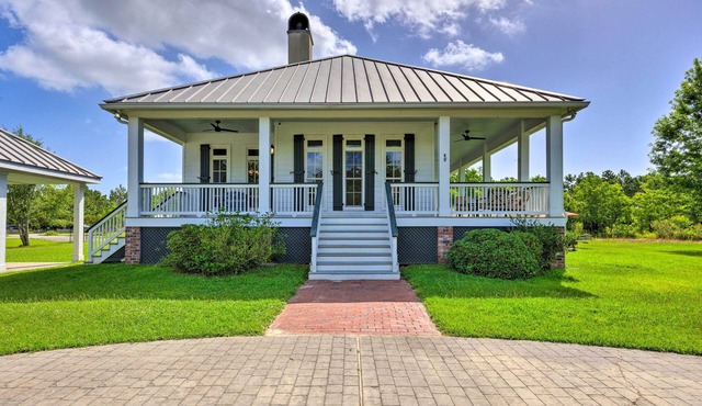 Bright Waveland Home - Walk to Beach Access!