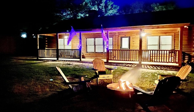 Cabin at Chitt's Creek , Welcome to Chitt's Creek!