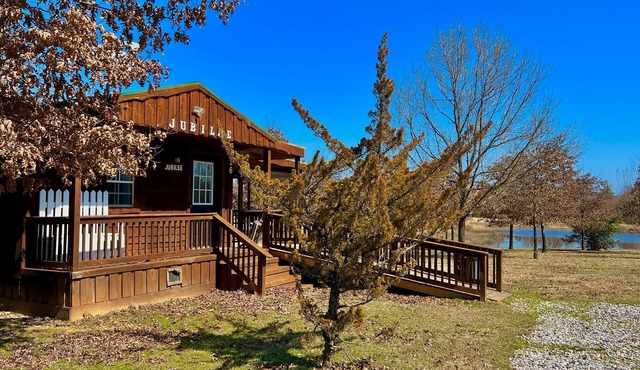 Cabin near Crater of Diamonds