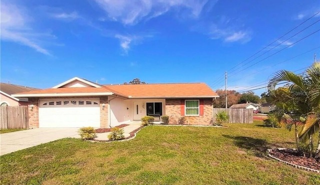 Cara's Cozy Corner 3-bedroom house with AC in delightful Central St. Petersburg