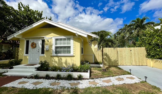 Casa Gialla: Entire House in West Palm Beach, minutes to Downtown & Palm Beach!