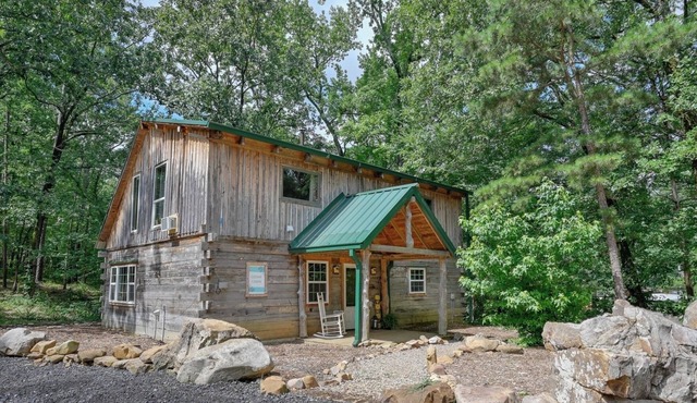 Cedar Cabin in Scott County