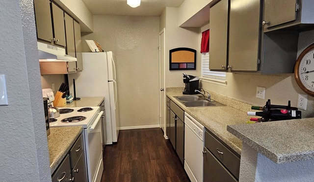 Charming 1 - bedroom apartment in welcoming Texas City