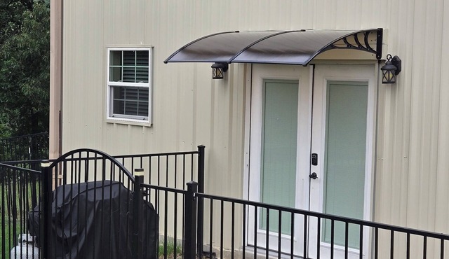 Charming 1b/1b mother in law unit sits on 12 ac on NE side of Lake Fork .