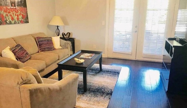 Charming 1st Floor in Oxford: Walk to Ole Miss!
