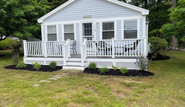 Charming 2-bedroom cottage in beautiful Ogunquit, walk to Footbridge Beach! in Ogunquit