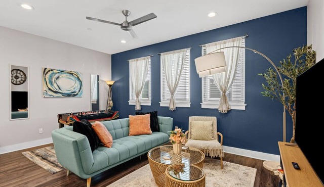 Charming 2BD: In the Heart of Magnolia & Stylish!