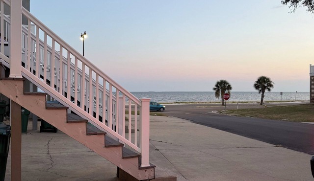 Charming 3-bedroom townhome, amazing gulf views and steps away from the beach!
