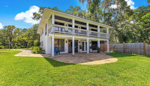 Charming 5BR Villa on Rainbow River