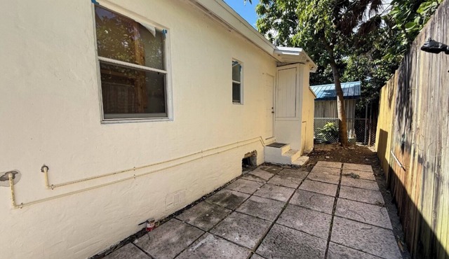 Charming cottage in delightful Miami perfect for your getaway