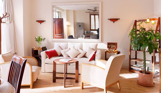 Charming Elegant Warm 1B Flat, 592 Ft, Montmartre in Paris
