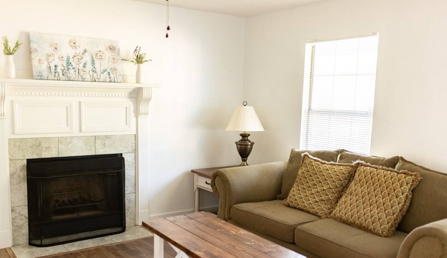 Charming Family Friendly Home near Reservoir