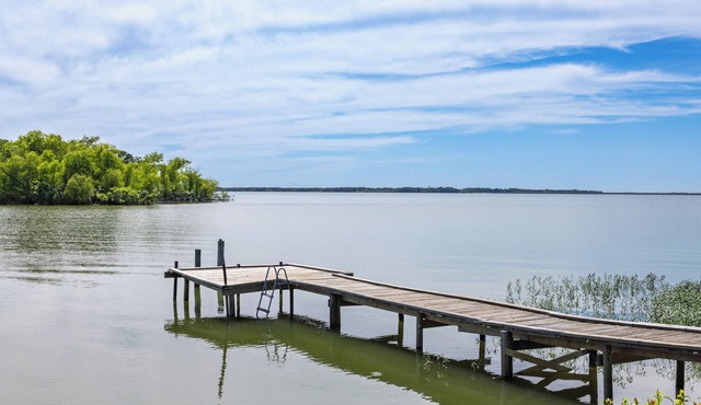 Charming Lake Tawakoni Water Front Private Fishing Dock Boat Dock Fire Pit Kayak