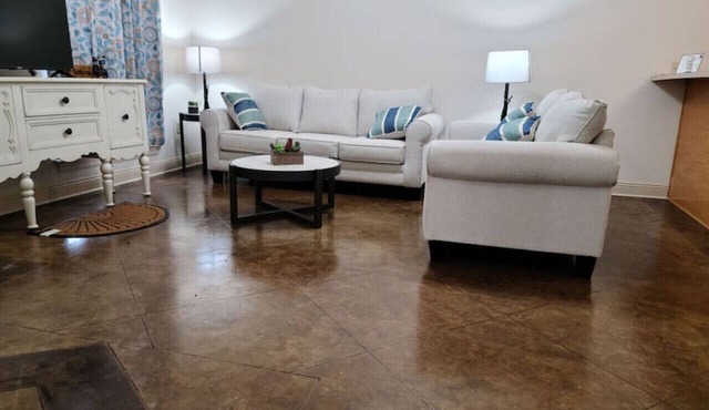 Chateau 3, spacious townhouse in Tickfaw, LA