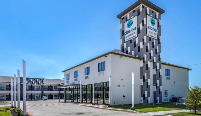 Clarion Pointe Port Arthur-Beaumont South