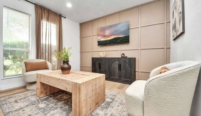 Clean & Modern/La Porte Tx/Perfect for work stays