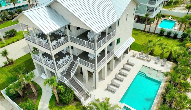 Coastal Country- 6 br/6 bth 2 half, sleeps 20 with private pool, spa and pickle ball.