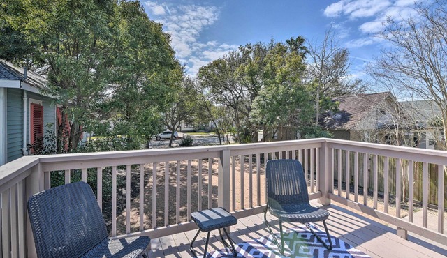 Coastal Galveston Retreat < 1 Mi to Beaches!