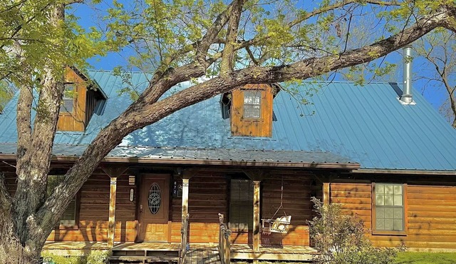 Colorado River Cabin ~ San Saba/Bend~ pool & sauna near Colorado Bend State Park in San Saba
