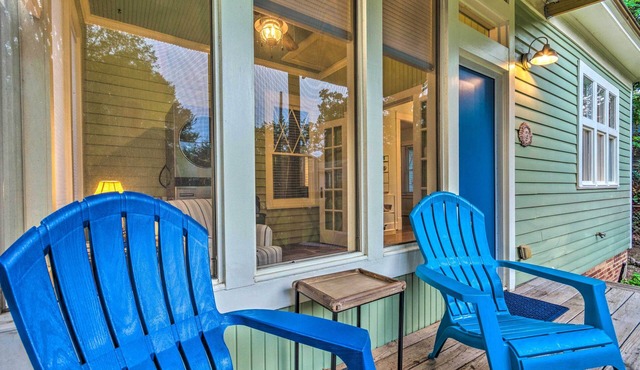 Colorful Cottage w/Deck ~ 5 Mi to Downtown!