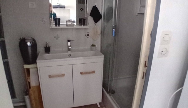 Comfortable accommodation near a large lake.very touristic .p ds monedieres in Treignac
