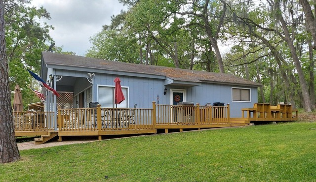 Comfy cottage on the Lake that feels like home