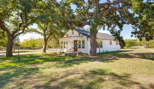 Countryside Cottage w/Fenced Yard in Decatur! in Decatur