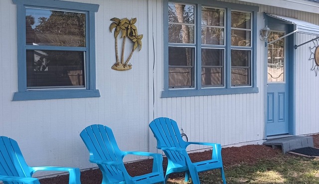 Cozy 1-bedroom Cottage furnished with all utilities included