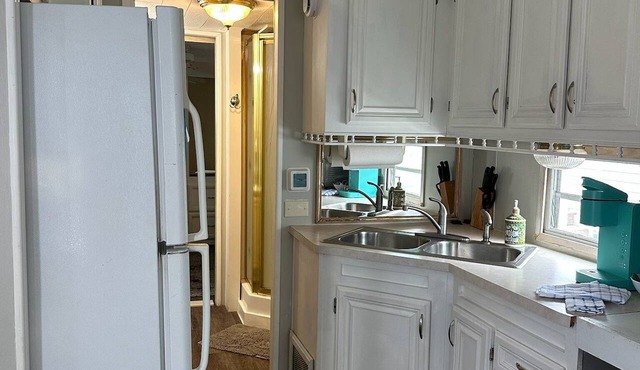 Cozy 1-bedroom tiny home minutes from Disney, SeaWorld, and Universal!